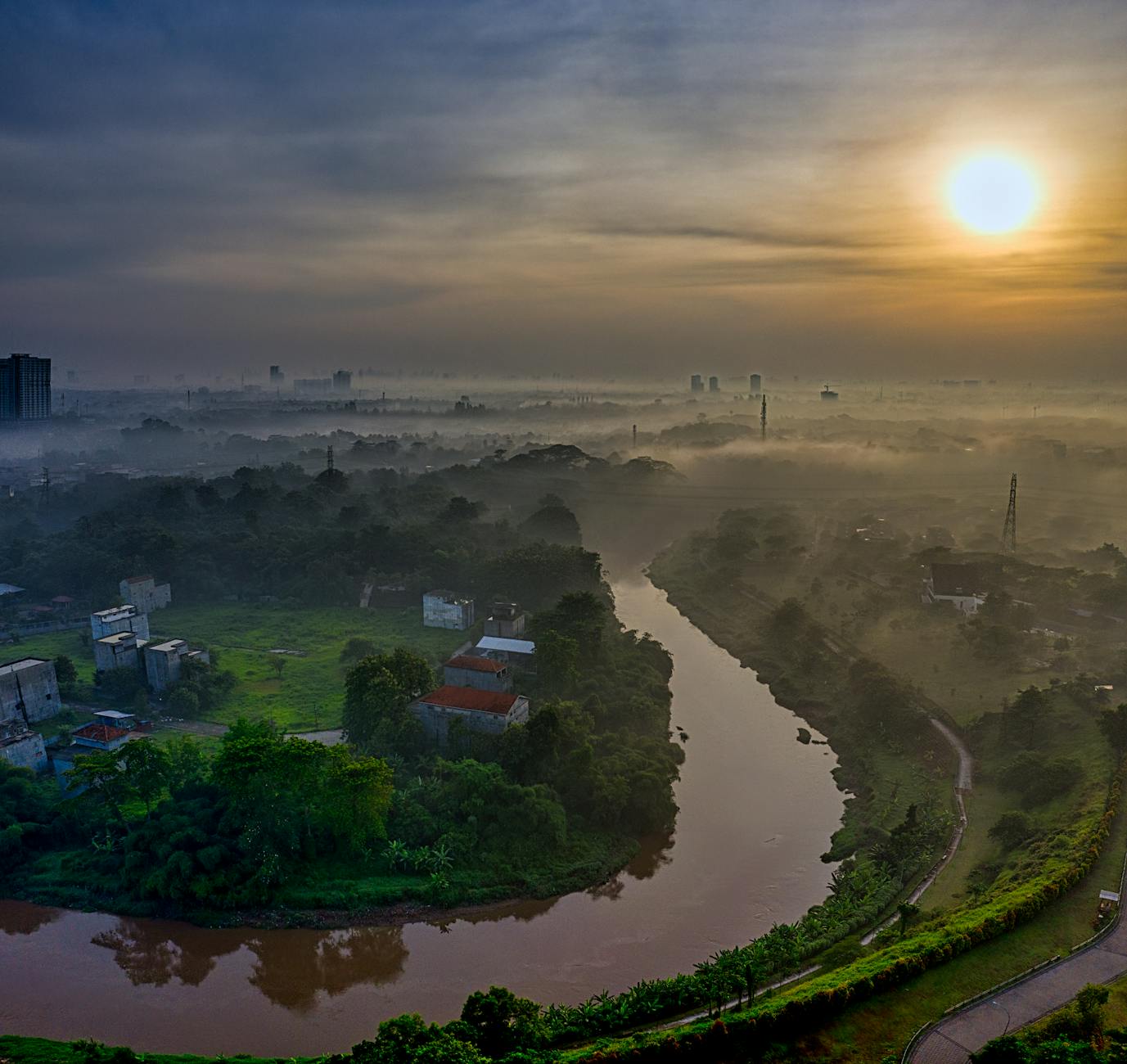 Keindahan alam, taman, dan spot kuliner menarik di sekitar Cibubur untuk liburan keluarga.